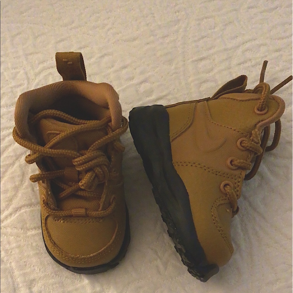 Nike combat boots